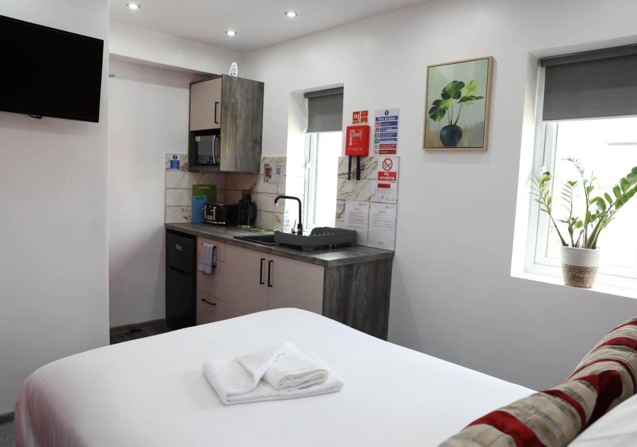 Cb Stays - Private Rooms With Ensuite And Kitchenette In Peterborough Kültér fotó