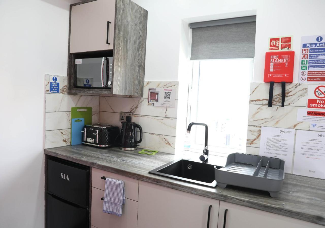 Cb Stays - Private Rooms With Ensuite And Kitchenette In Peterborough Kültér fotó